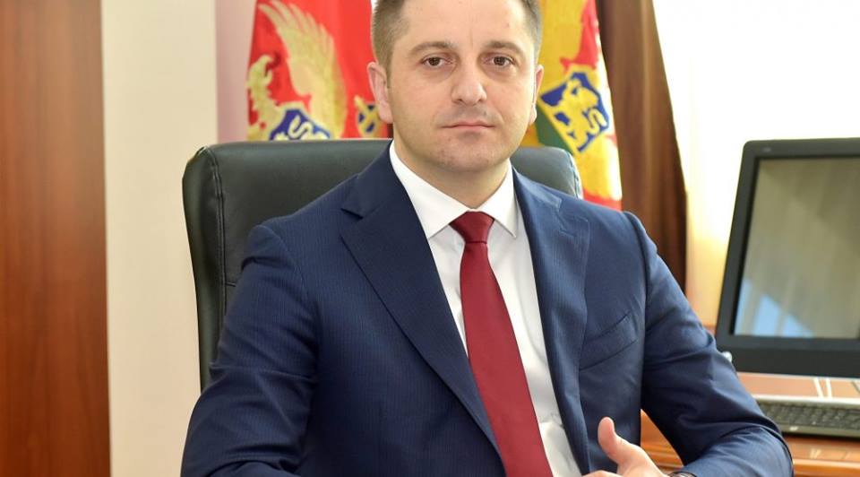 Pokrenuta nabavka 30 školskih vozila