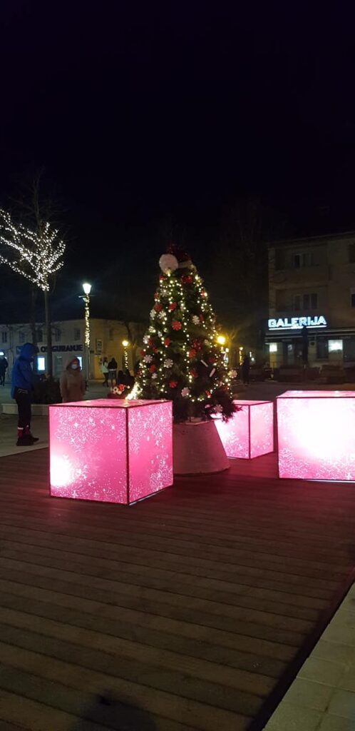 novogodišnja jelka u Nikšiću