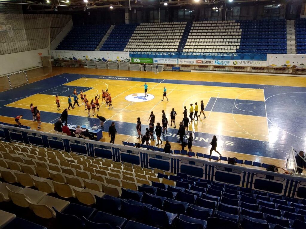 Levalea ubjedljiva protiv Feniksa