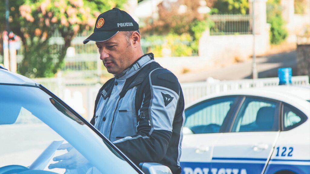 policija