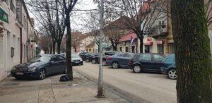 parkiranje na trotoaru