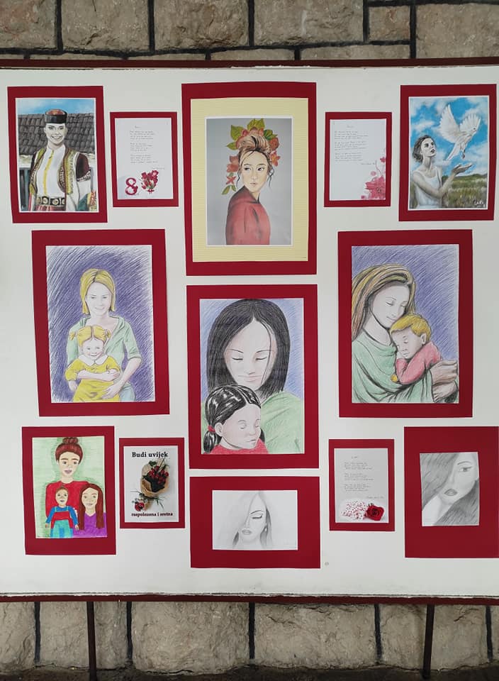 Uređeni panoi povodom 8. marta u školi Olga Golović