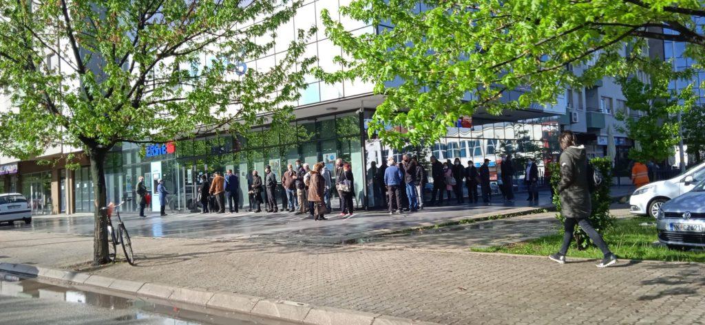 Penzije i čekanje u redu „događaj“ jutra