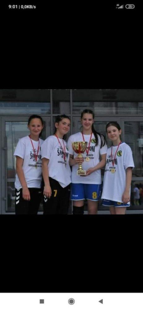 Učenice Braća Ribar škole postale državni prvaci u rukometu