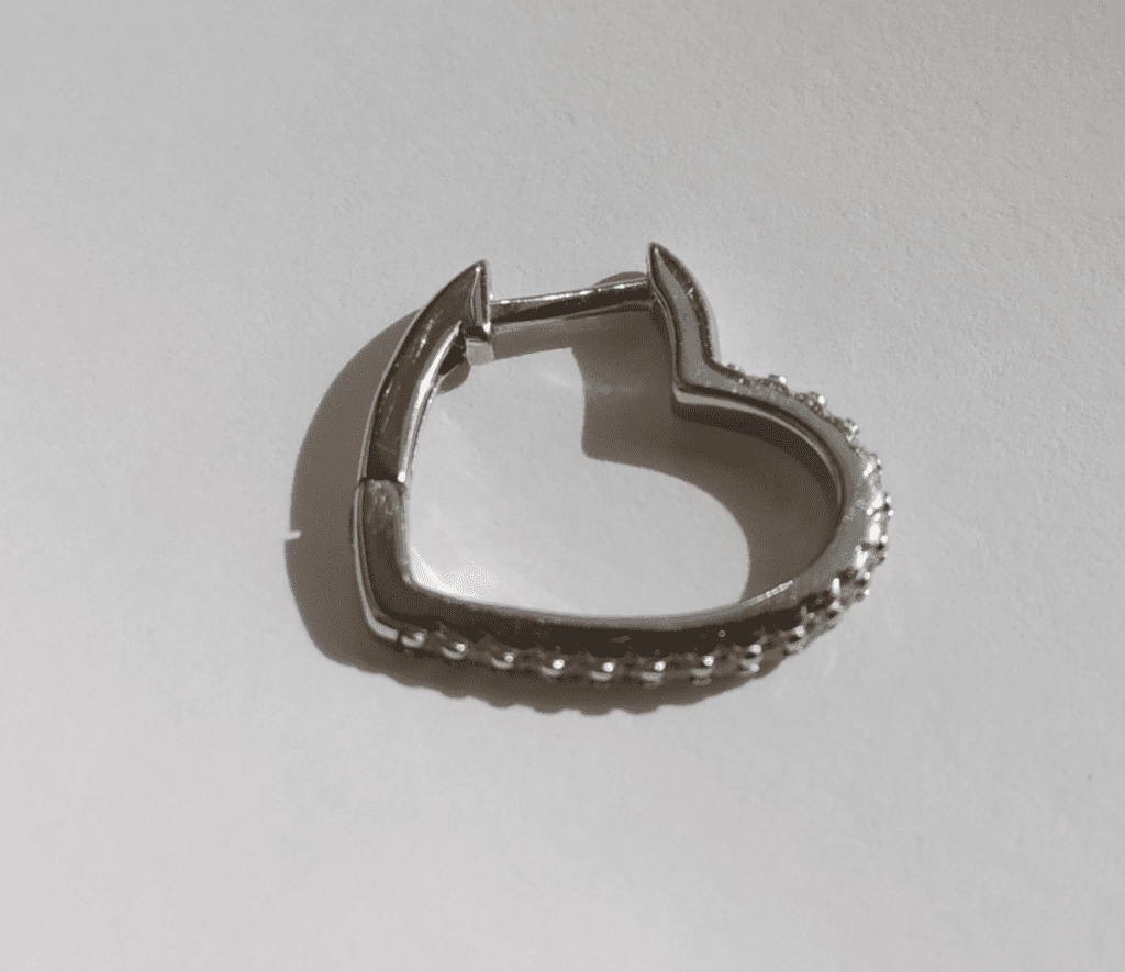 Čitaoci šalju: Pronađena naušnica kod zgrade Montex 