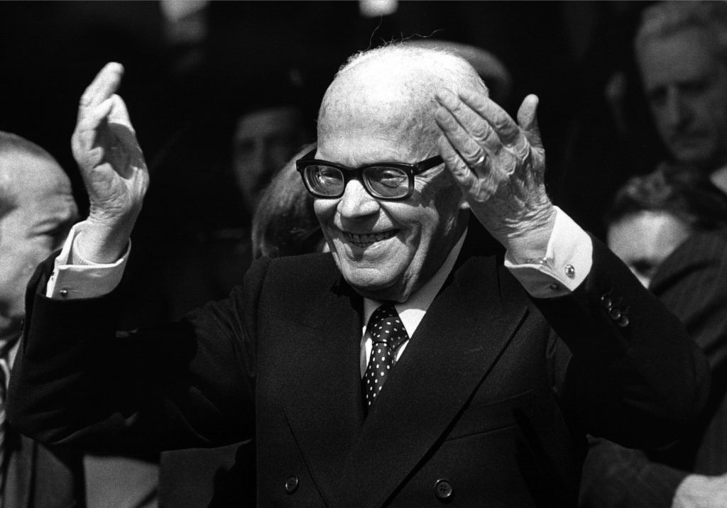 na slici je Alesandro Pertini