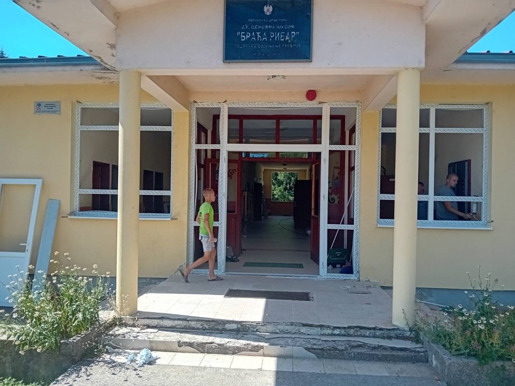 Osnovna škola Braća Ribar