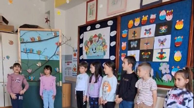 djeca vrtic skola posjeta buduci prvaci igra skola ucenje kroz igru djeca proljetno kolo djeca
