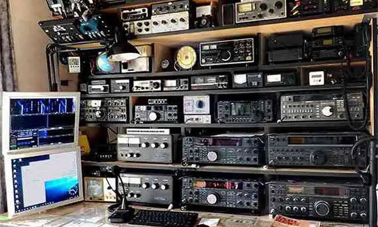 Svjetski dan radio amatera radio stanica komunikacija antena signal