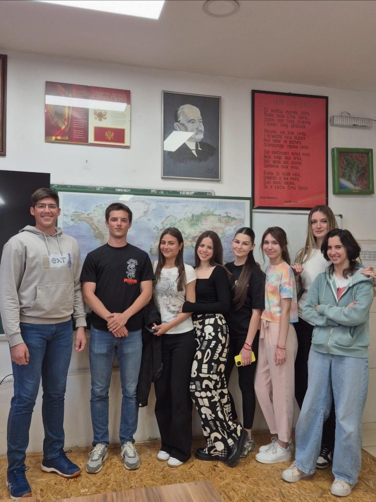 Gimnazija Stojan Cerović debata, engleski jezik škola, tehnologija i tradicija, učenici Nikšić, debate škola, obrazovanje Crna Gora