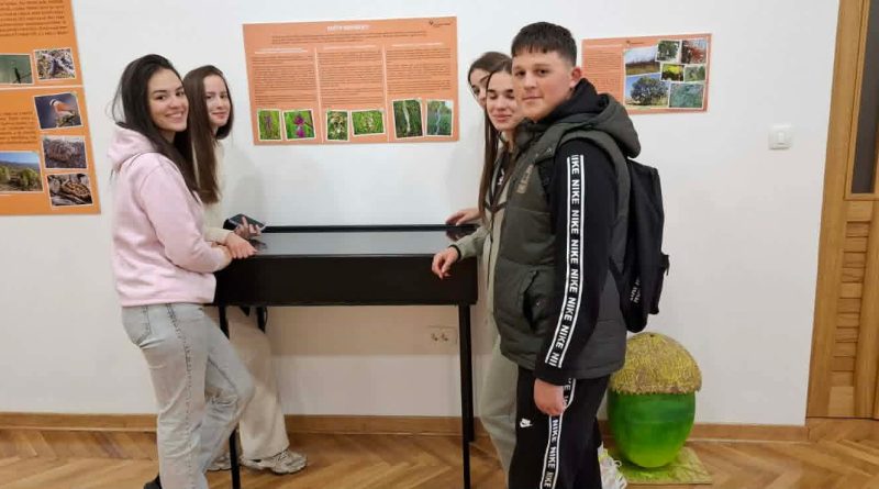 Prva srednja stručna škola Nikšić, Botanički vremeplov kroz Bjelopavliće, Dvorac Kralja Nikole, Prirodnjački muzej Crne Gore, farmaceutski tehničar, Ljubimir Bešić, izložba Nikšić