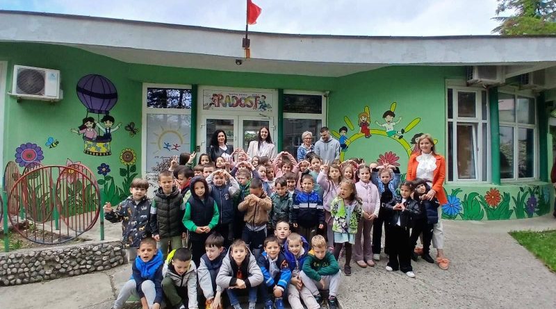 Luka Radović, vrtić Radost, rukomet, Nikšić, sport za djecu, rukometni reprezentativac, sportski duh, vrtić