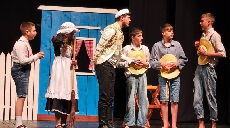 Premijerno izvedena predstava “Tom Sojer” Dramskog studija JU “Zahumlje”
