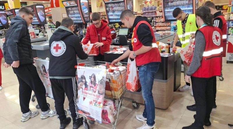 Crveni krst Nikšić, humanitarna akcija Nikšić, sabirna akcija Crveni krst, donacije Nikšić, Izviđački odred Skitač, humanost Crna Gora, volonteri Nikšić, pomoć ugroženima