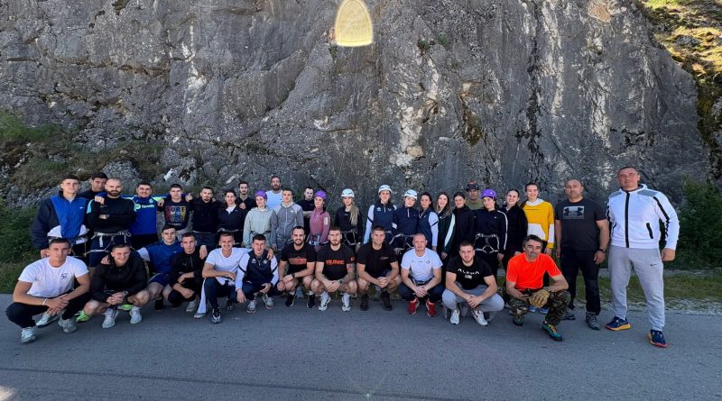 Praktična nastava studenata Fakulteta za sport na via ferati “Orlina” FSNK Nikšić, via ferata Orlina, praktična nastava studenti, fizička kultura i zdravi stilovi života, sportsko penjanje, alpinizam Crna Gora, Jovica Petković, Boris Banjević, aktivnosti u prirodi