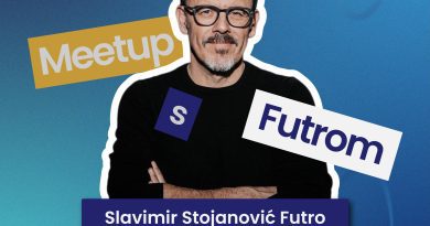 Slavimir Stojanović Futro tokom predavanja o vizuelnim komunikacijama.