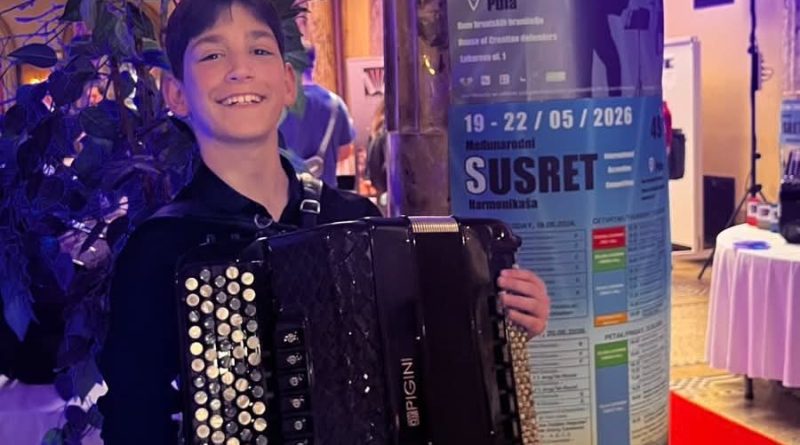 Jakša Bataković osvojio I nagradu u Puli Jakša Bataković osvojio I nagradu u Puli