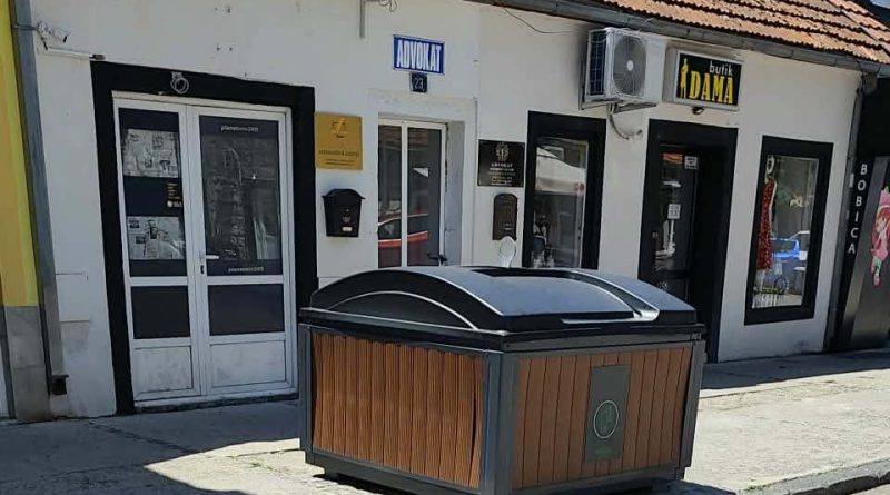 Čitaoci šalju: Preko noći u Karađorđevoj ulici osvanuo kontejner umjesto drveta.