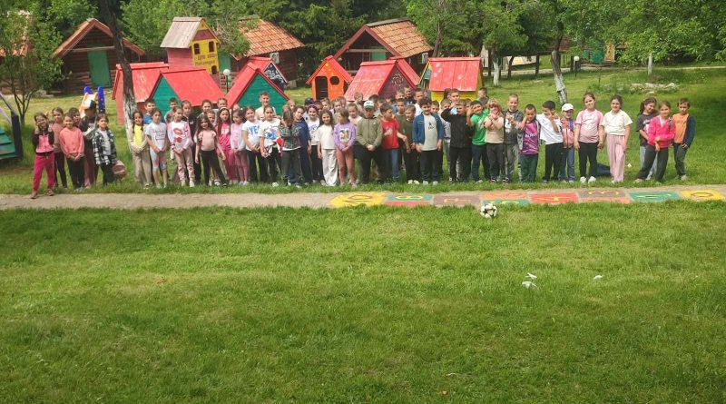 Učenici OŠ “Milija Nikčević” na jednodnevnom izletu kroz Pivu Učenici OŠ “Milija Nikčević” na jednodnevnom izletu kroz Pivu