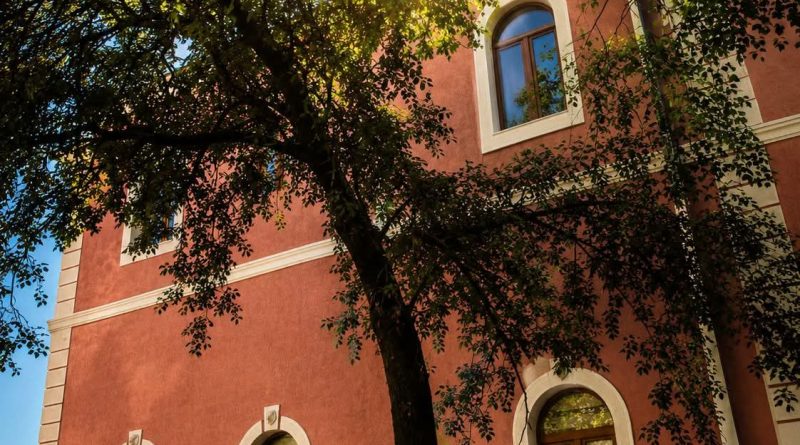 JU "Zahumlje" reagovalo povodom netačnih informacija o vlasništvu objekta uz zgradu ustanove.