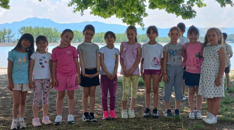 Prvaci OŠ “Milija Nikčević” uživali na izletu na jezeru Krupac