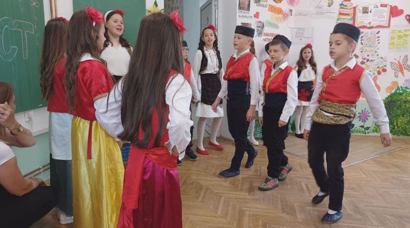 Završna priredba u PU Miločani: Osmijesi, emocije i oproštaj od učiteljice