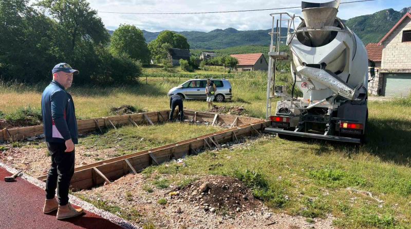 Novi koševi na igralištu OŠ “Dušan Bojović”