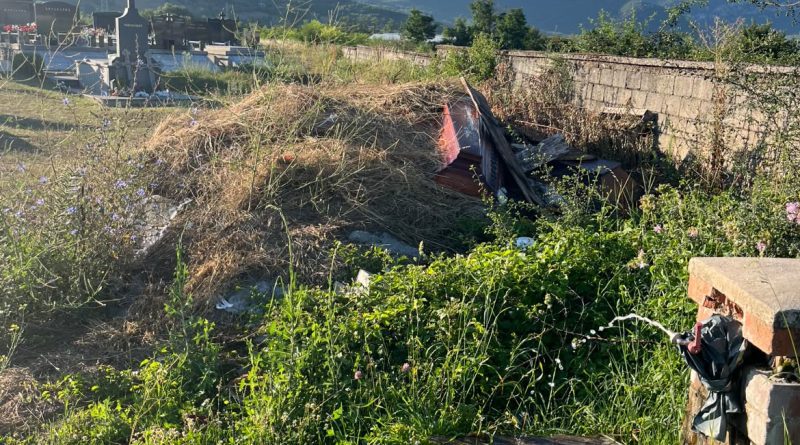 Mještani Ozrinića traže hitnu sanaciju česme i uređenje groblja