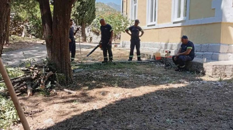 Uređeno dvorište OŠ "Dobrislav Đedo Perunović".