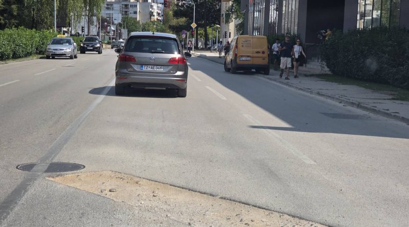 Rupe na putevima Nikšić i raskopan asfalt u ulici Nika Miljanića