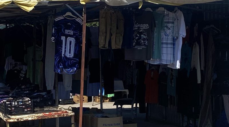 Buvljak u Kličevu pun robe, ali kupaca malo