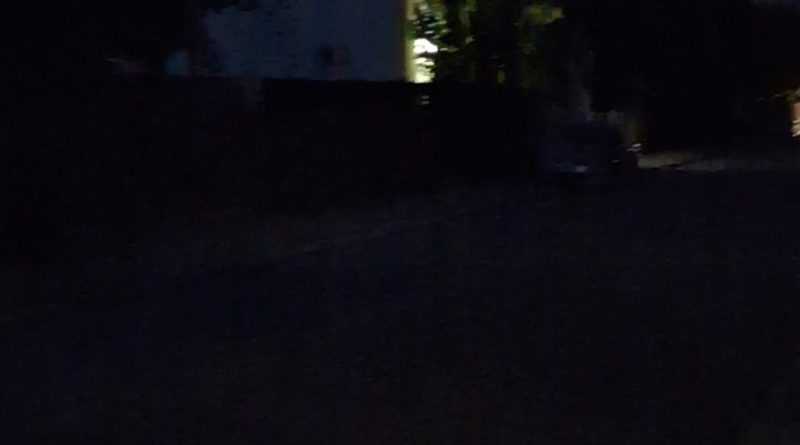 Ulična rasvjeta Nikšić kvar i mrak u uličici kod šetališta Alekse Backovića