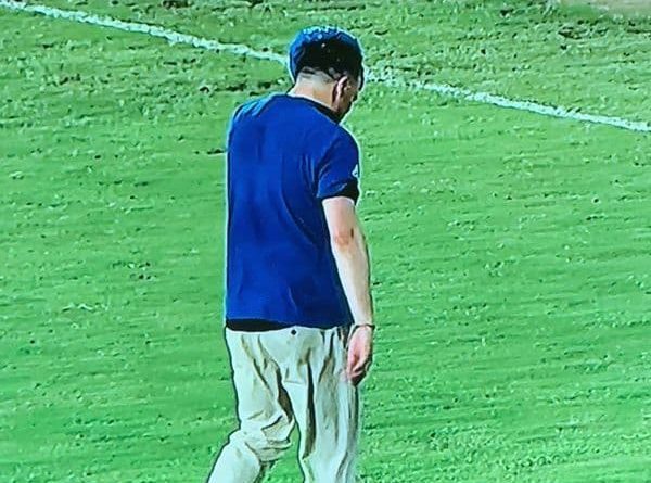 Prekinut derbi, trener Sutjeske pogođen predmetom