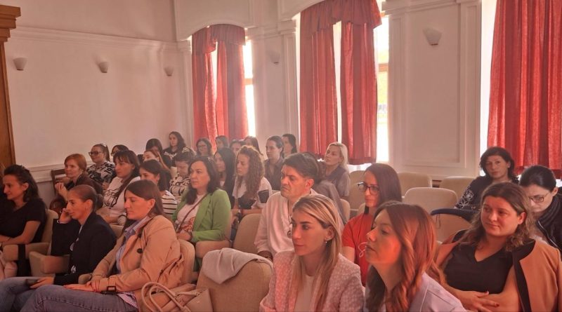 Nikšićkim porodicama 15 komunikatora za djecu iz spektra autizma